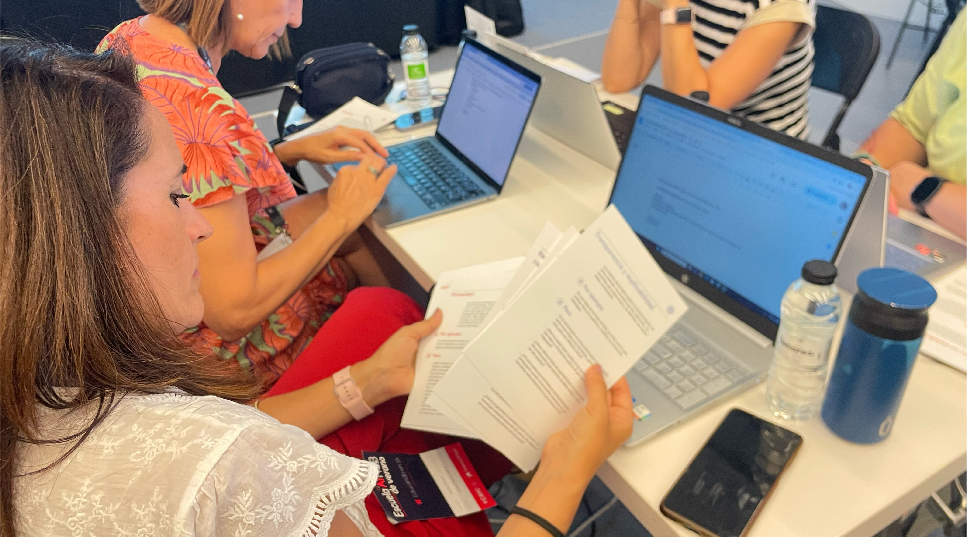 IA y educación: construyendo conocimiento entre docentes